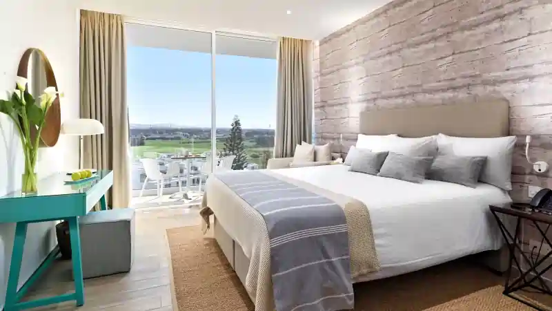 Deluxe Room with Executive Lounge Access