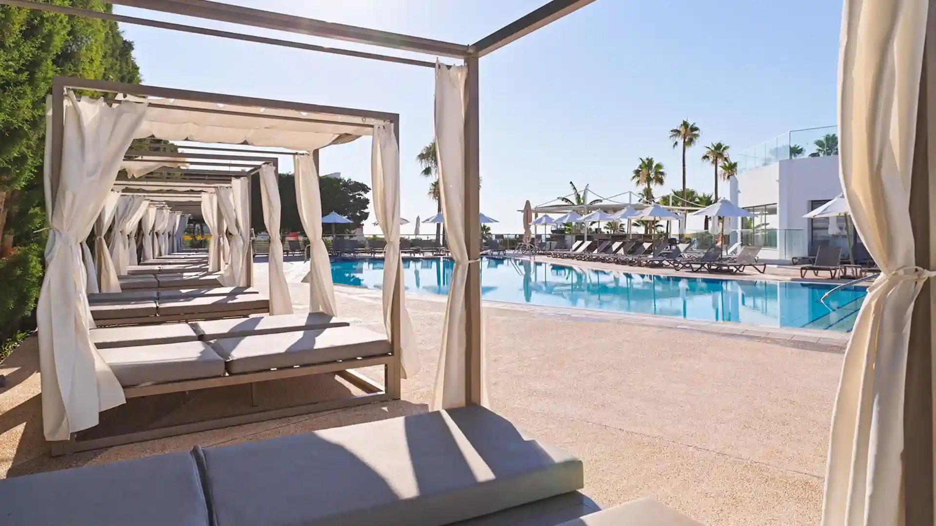 Leonardo Crystal Cove Hotel & Spa by the Sea