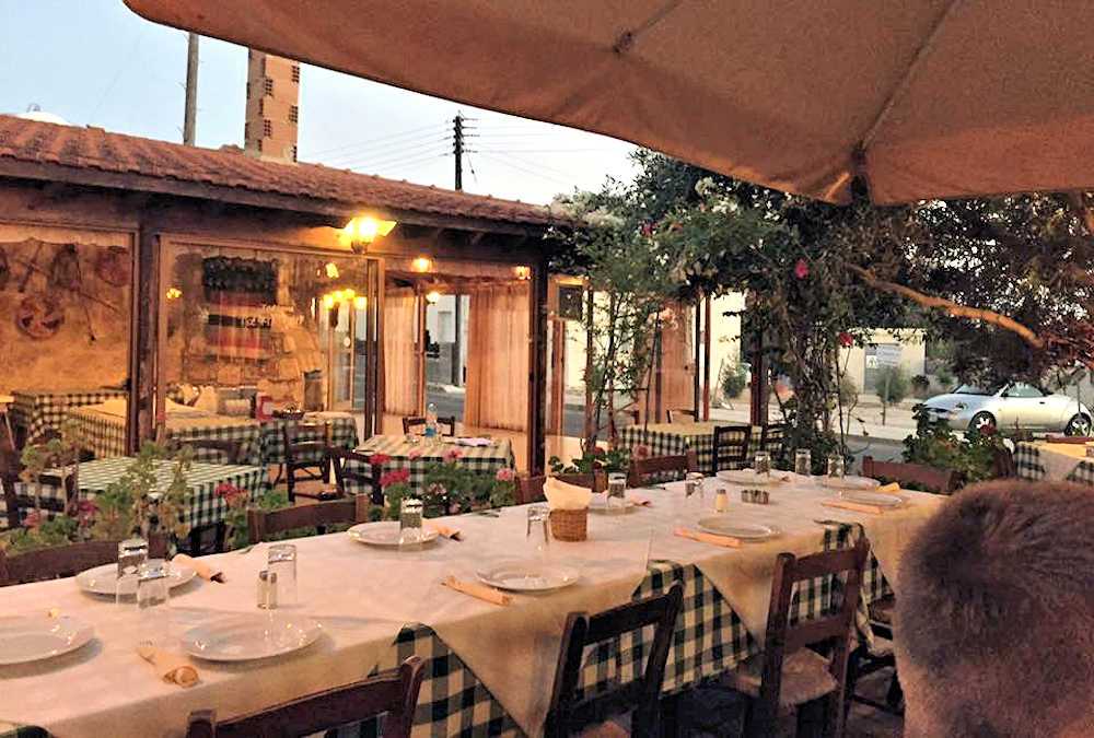 Ta Perix Taverna