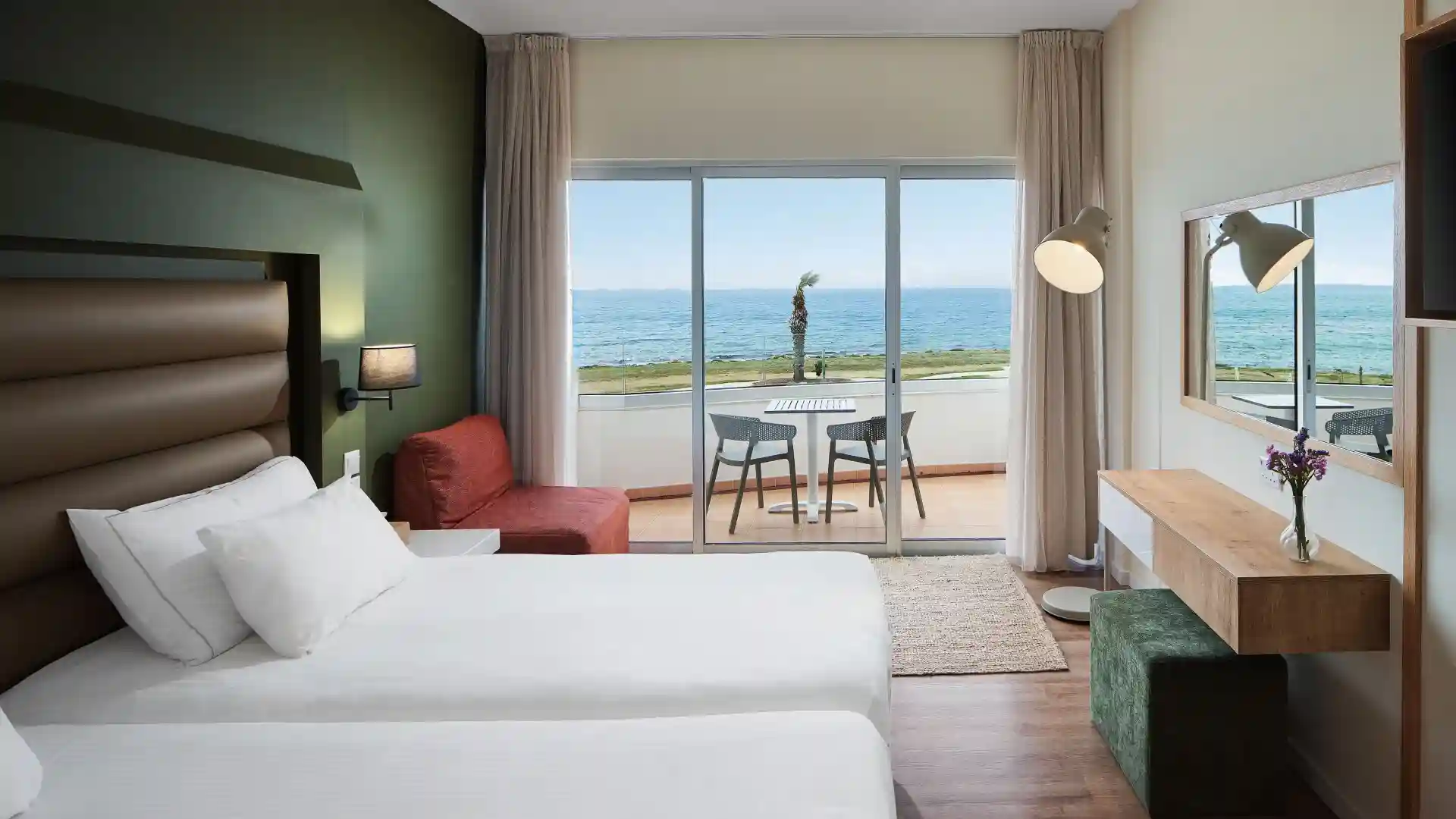 Twin/Double Sea View