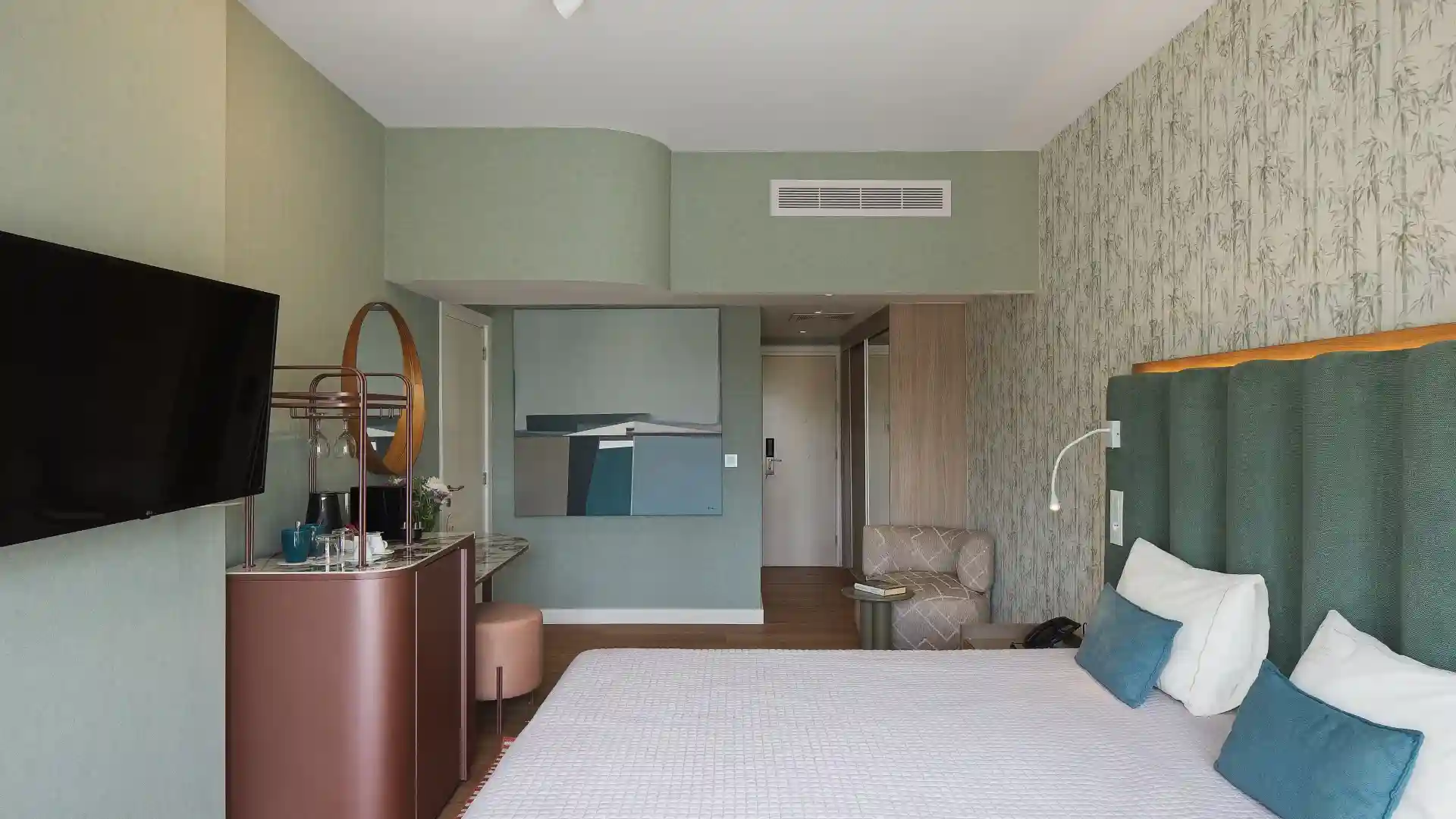 Swim Up Superior Room