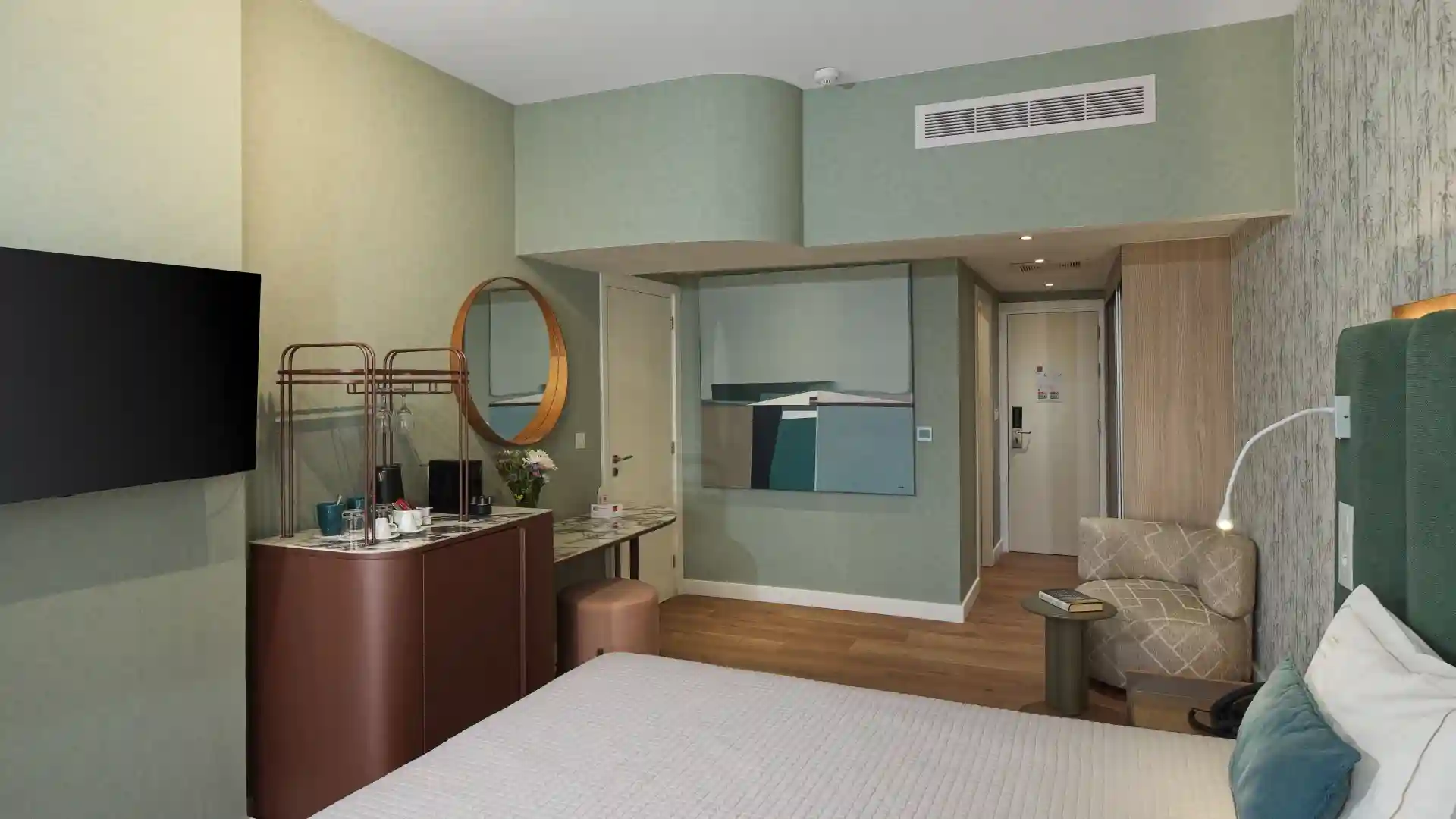 Swim Up Superior Room