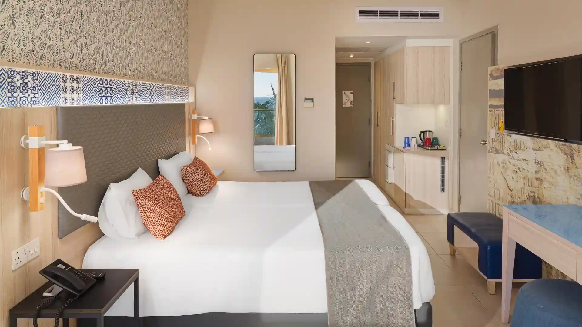 Deluxe Room Sea View with Executive Lounge Access