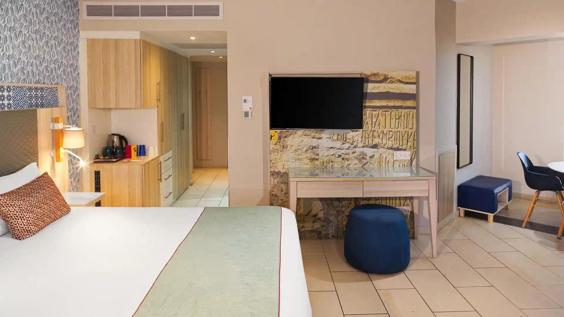 Junior Suite Inland View