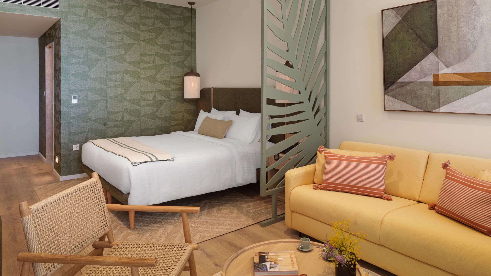 Swim-Up Junior Suite Garden View