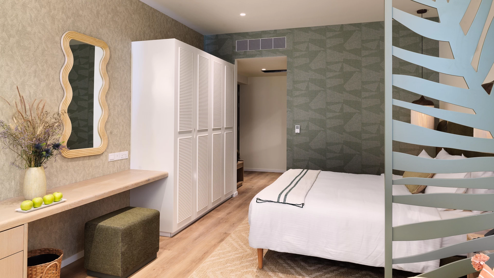 Swim-Up Junior Suite Sea View